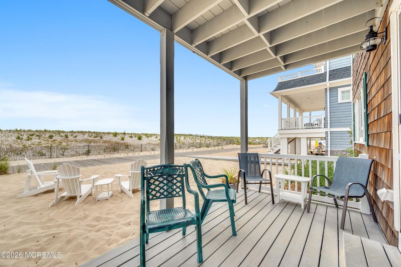 Ocean Front - Photo 6 of 28