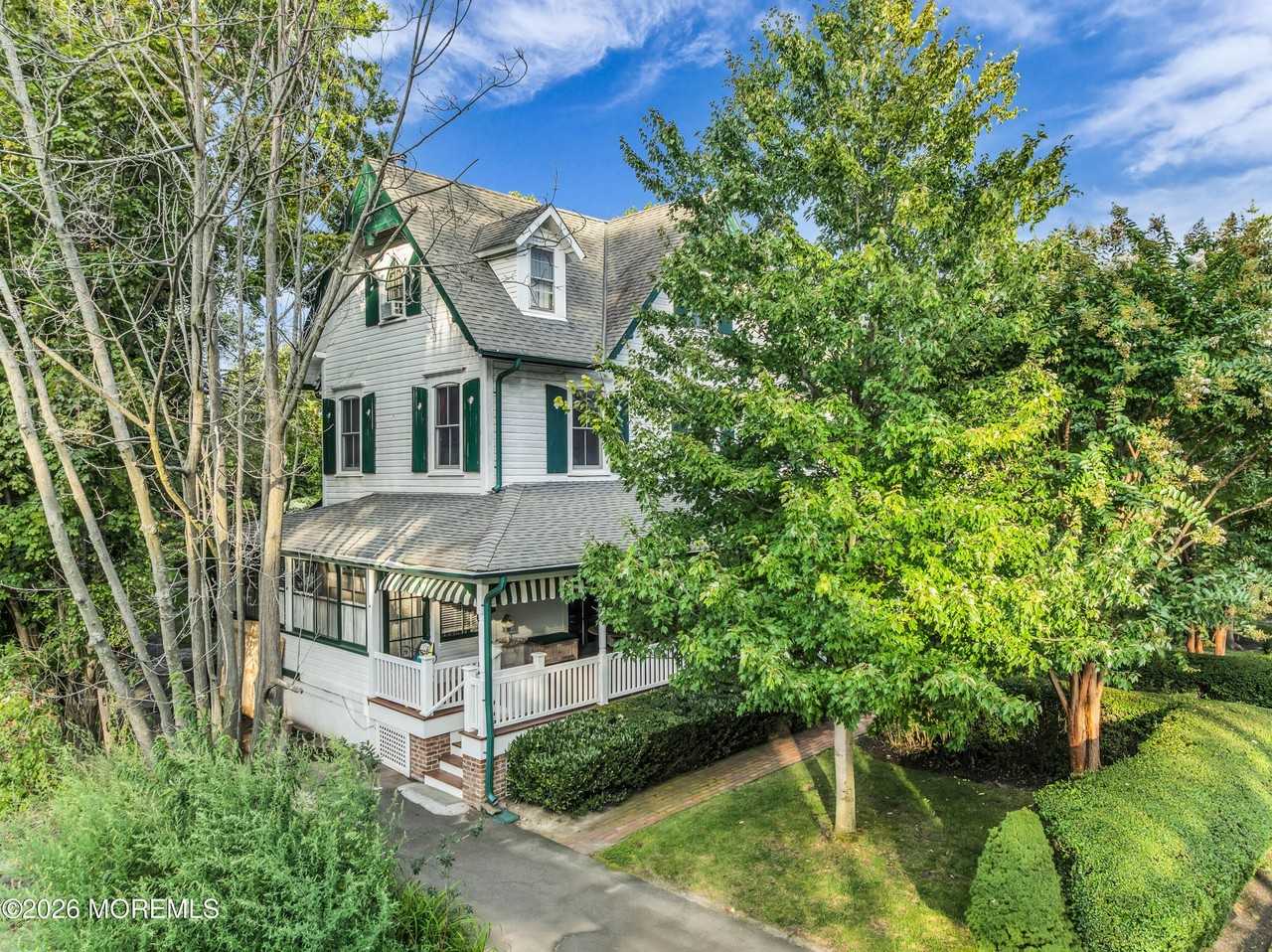 102 Riverview Ave - Photo 2 of 43
