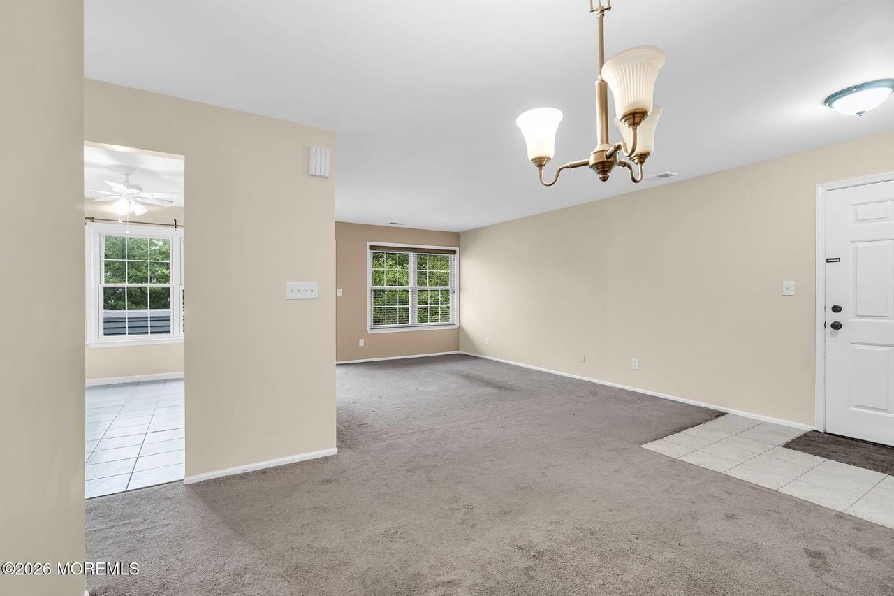 366 Sequoia Ct - Photo 2 of 41