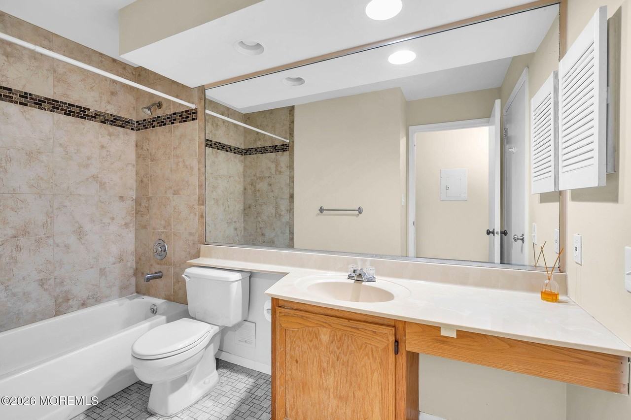 366 Sequoia Ct - Photo 4 of 41
