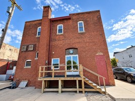 featured image of 902 1/2 N Main St #2