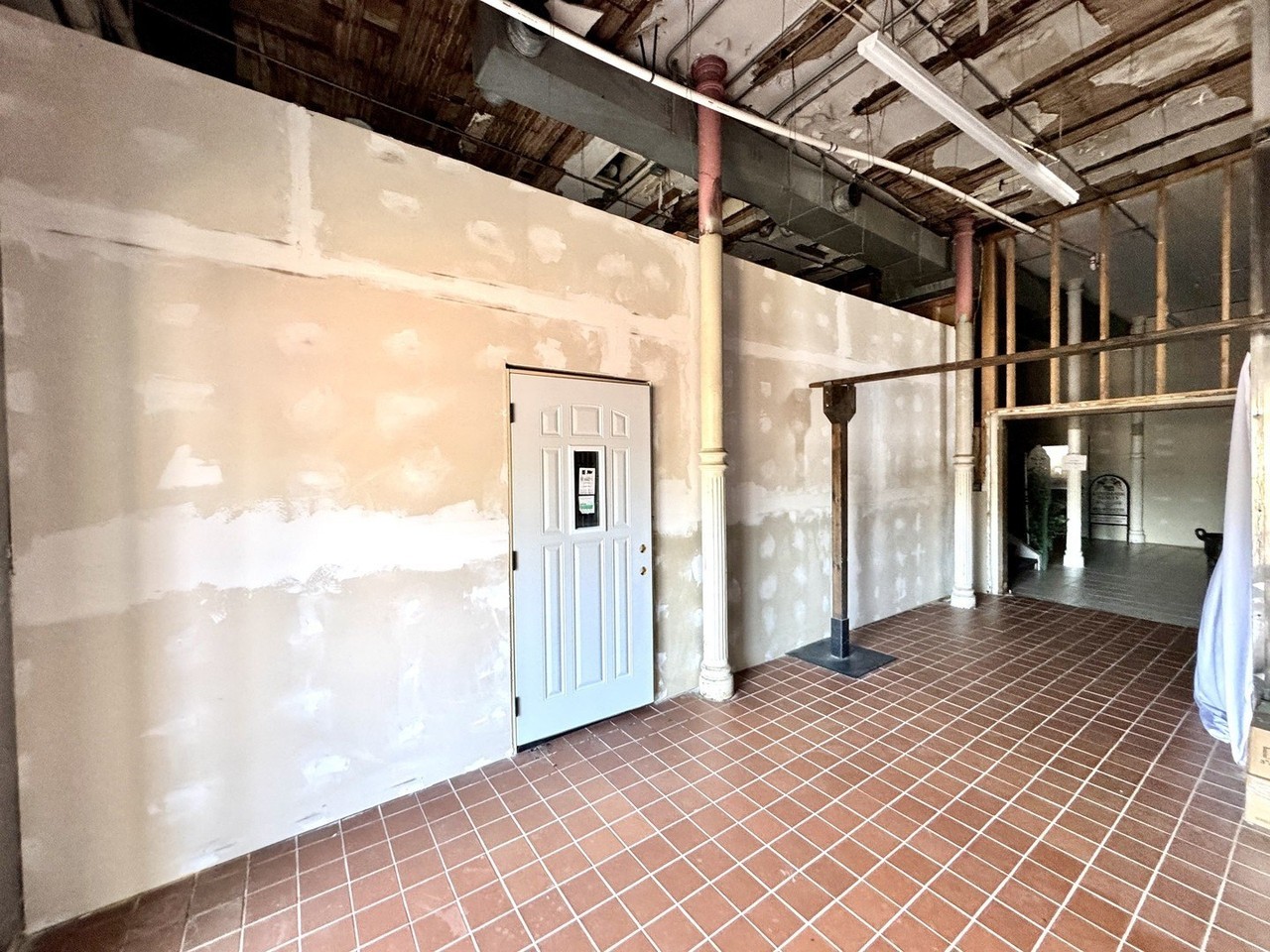 902 1/2 N Main St #2 - Photo 2 of 14