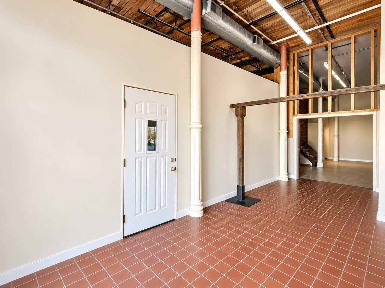 902 1/2 N Main St #2 - Photo 3 of 14