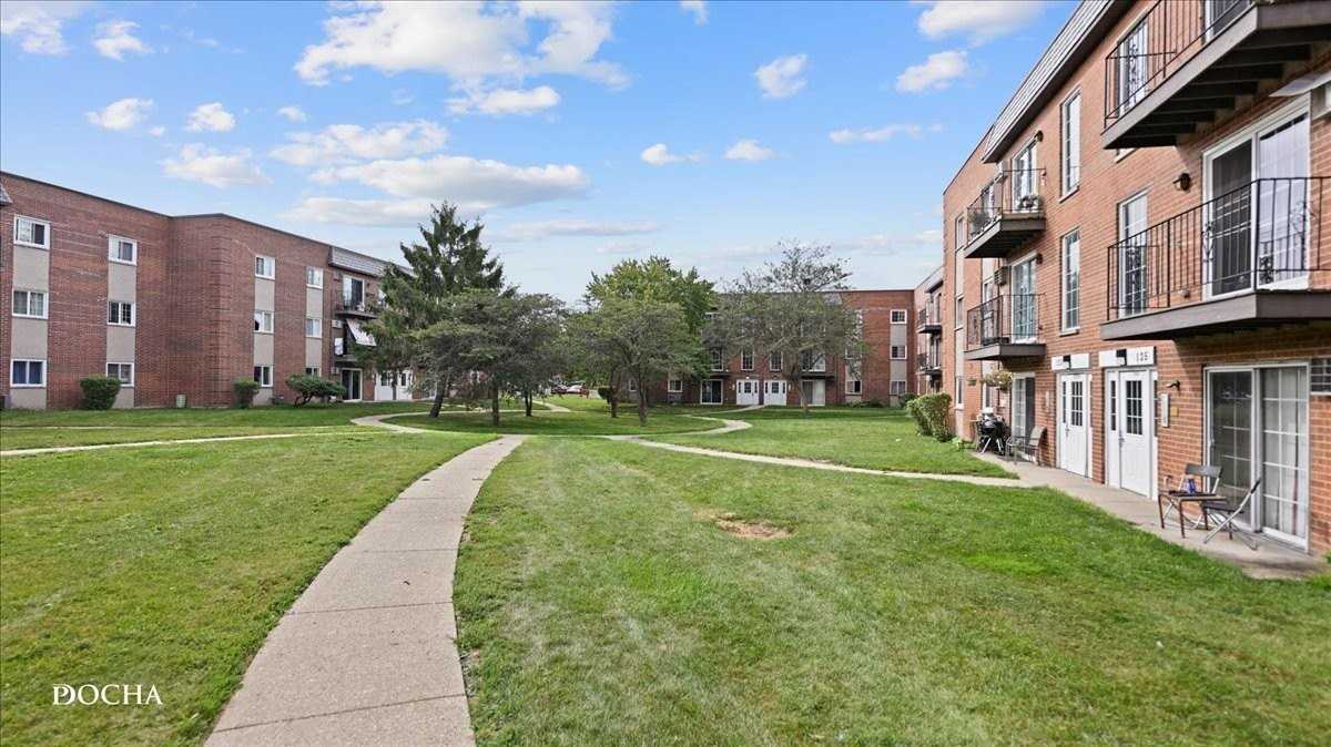 135 W Elk Trl #135 - Photo 2 of 18