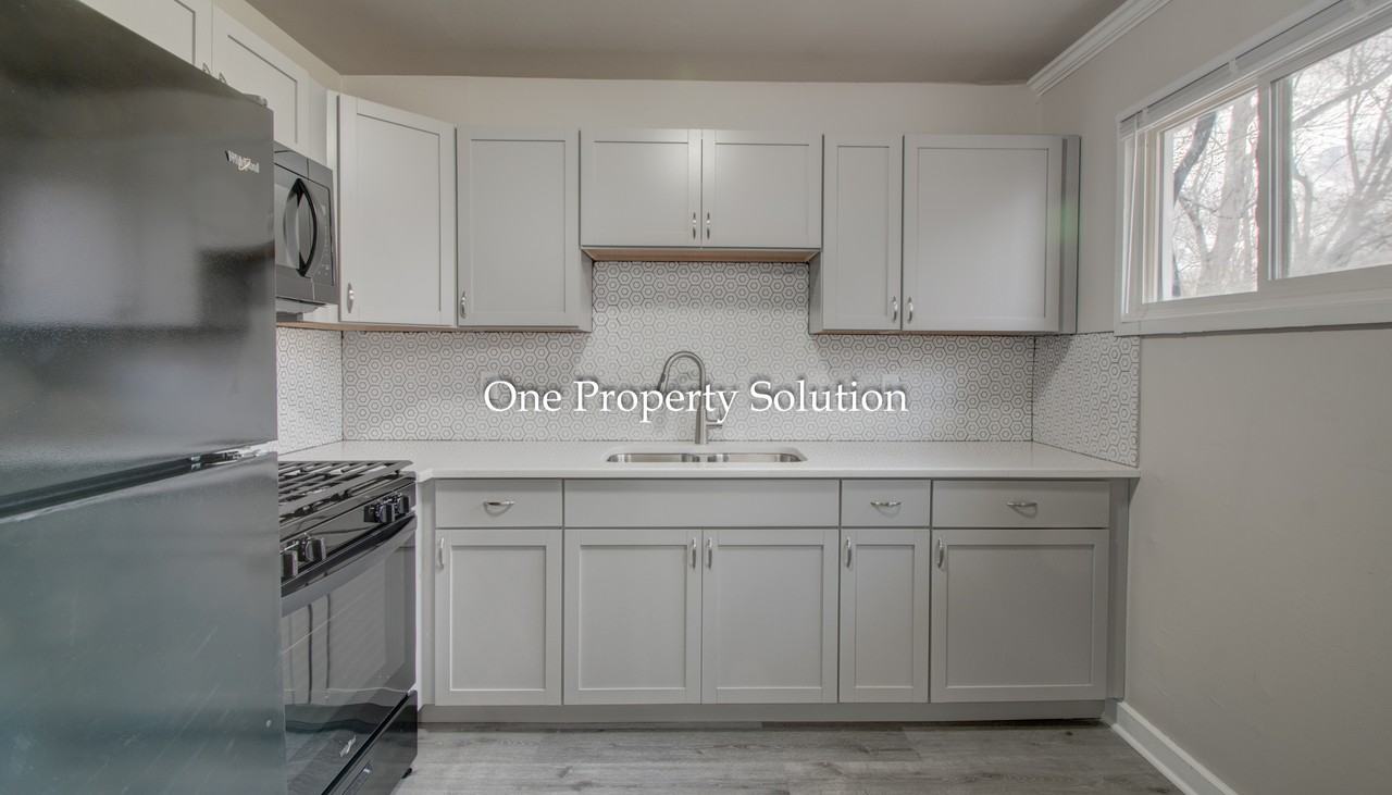 940 Mount St #1 - Photo 4 of 18