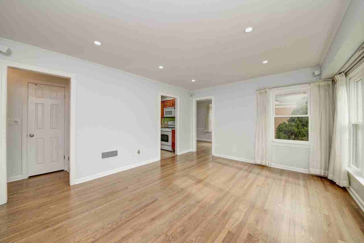 384 S Wolf Rd - Photo 4 of 30