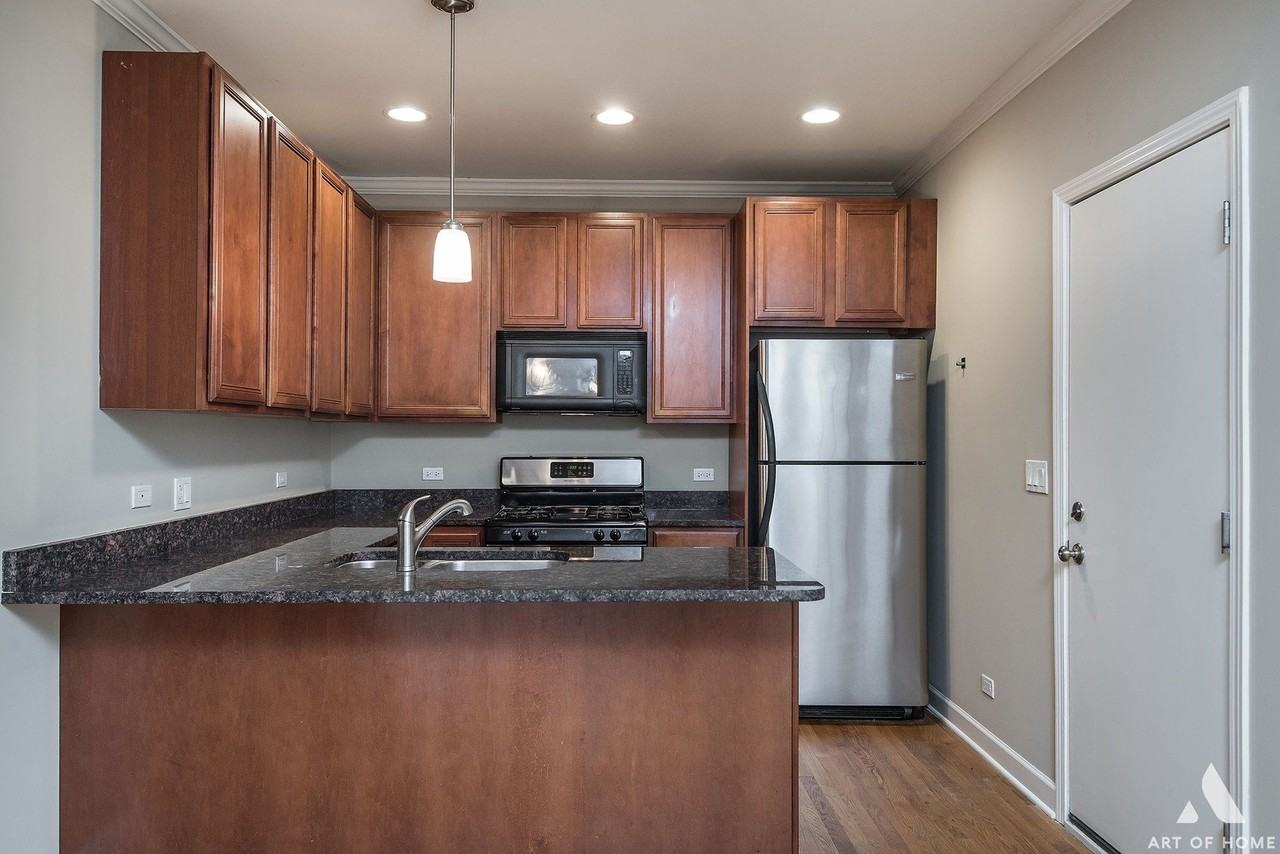 3711 N Kenneth Ave #320 - Photo 4 of 11