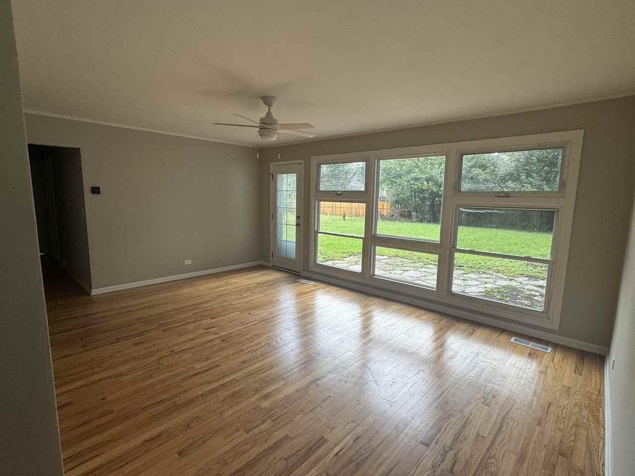 1421 N Wilke Rd - Photo 3 of 13