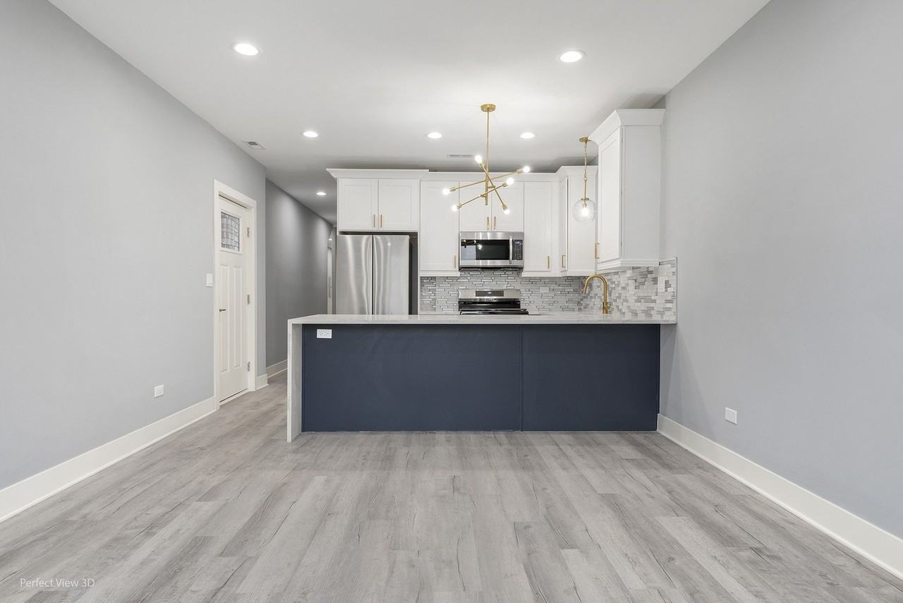 1241 S Fairfield Ave #3 - Photo 4 of 21