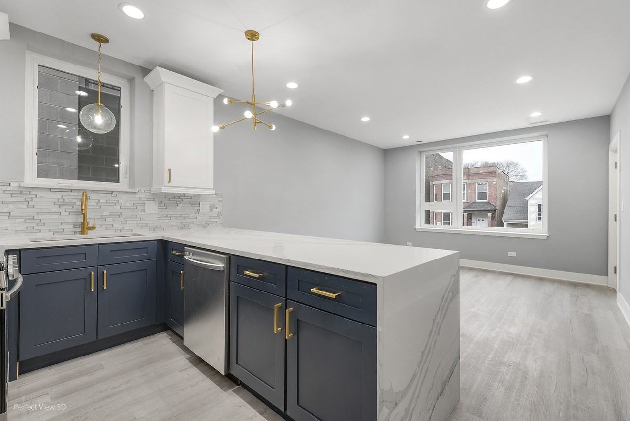 1241 S Fairfield Ave #3 - Photo 6 of 21
