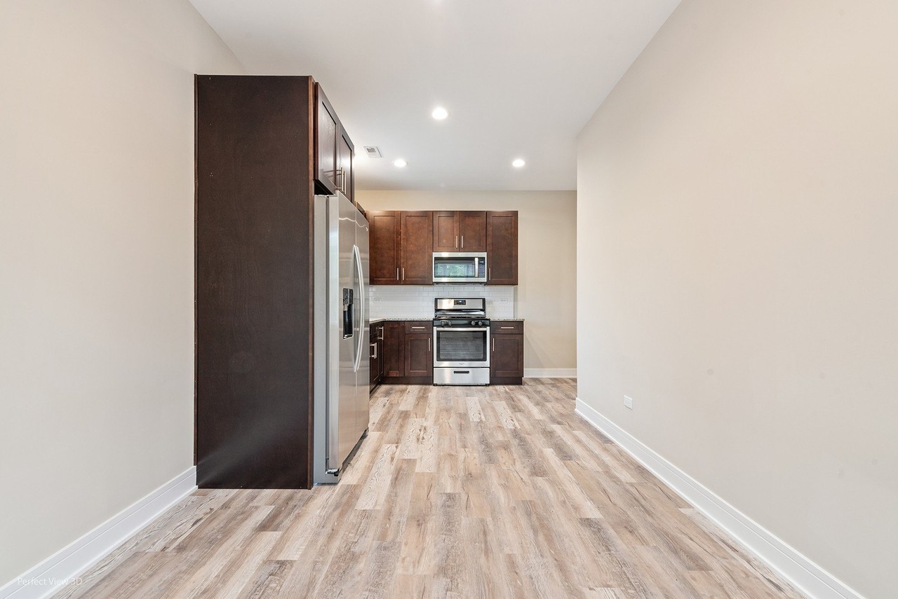 6534 S Maryland Ave #2 - Photo 3 of 12