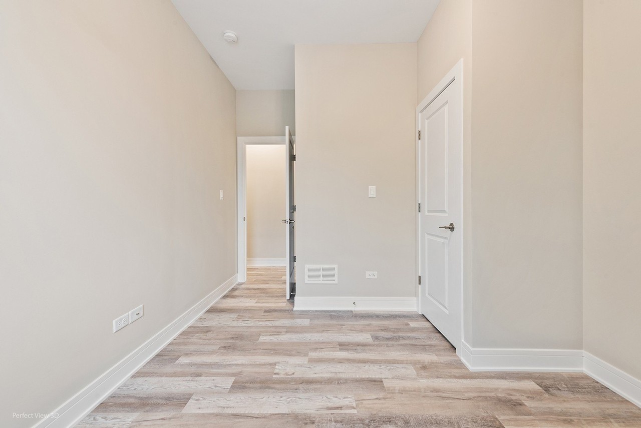 6534 S Maryland Ave #2 - Photo 6 of 12