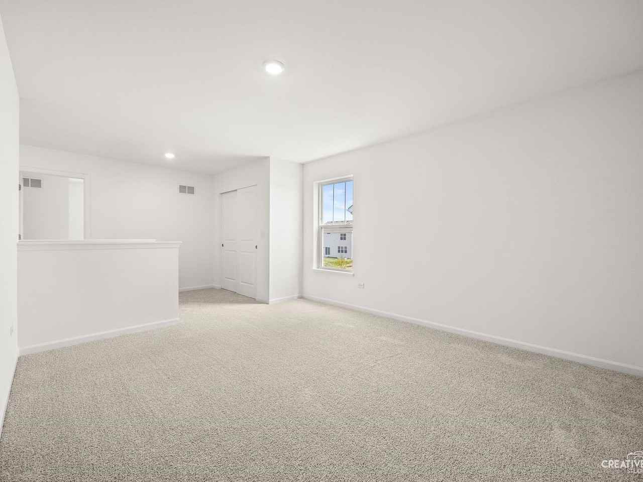 385 Danforth Dr - Photo 4 of 23