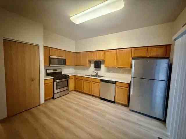 407 Waubonsee Dr - Photo 4 of 27