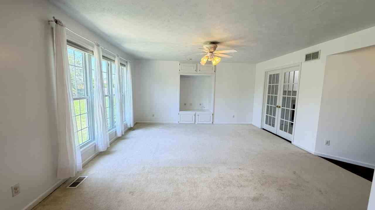 611 Buttercup Dr - Photo 3 of 9
