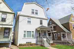 featured image of 1119 Garnett Pl #3