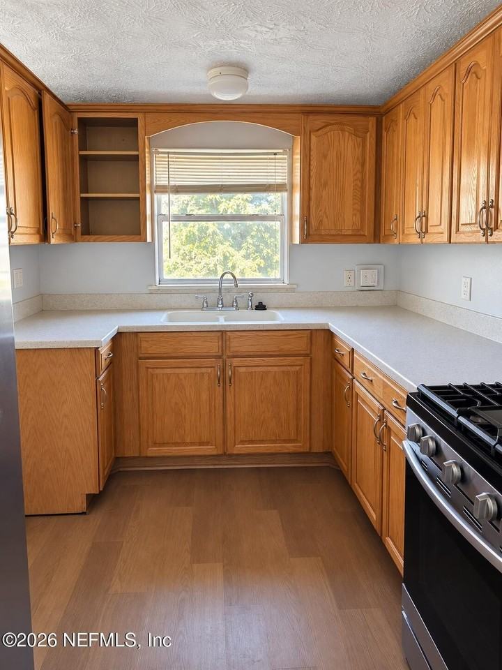 1011 Pheasant Dr - Photo 4 of 16