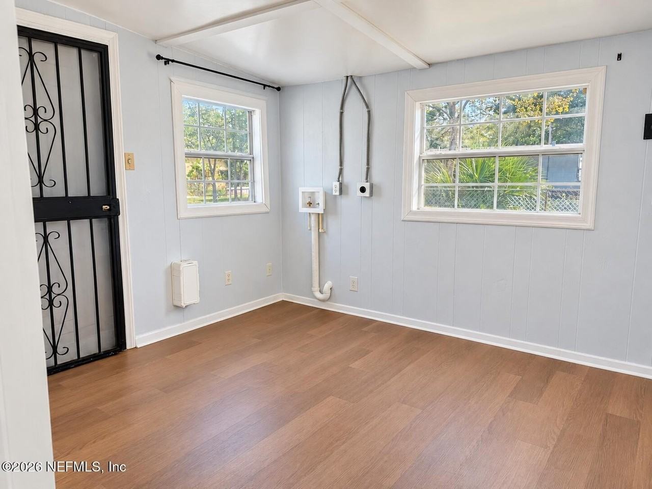 1011 Pheasant Dr - Photo 6 of 16