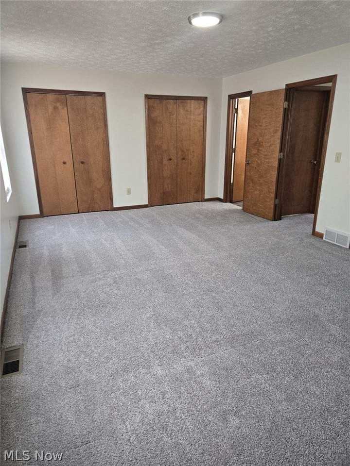 235 Pleasant St - Photo 7 of 13