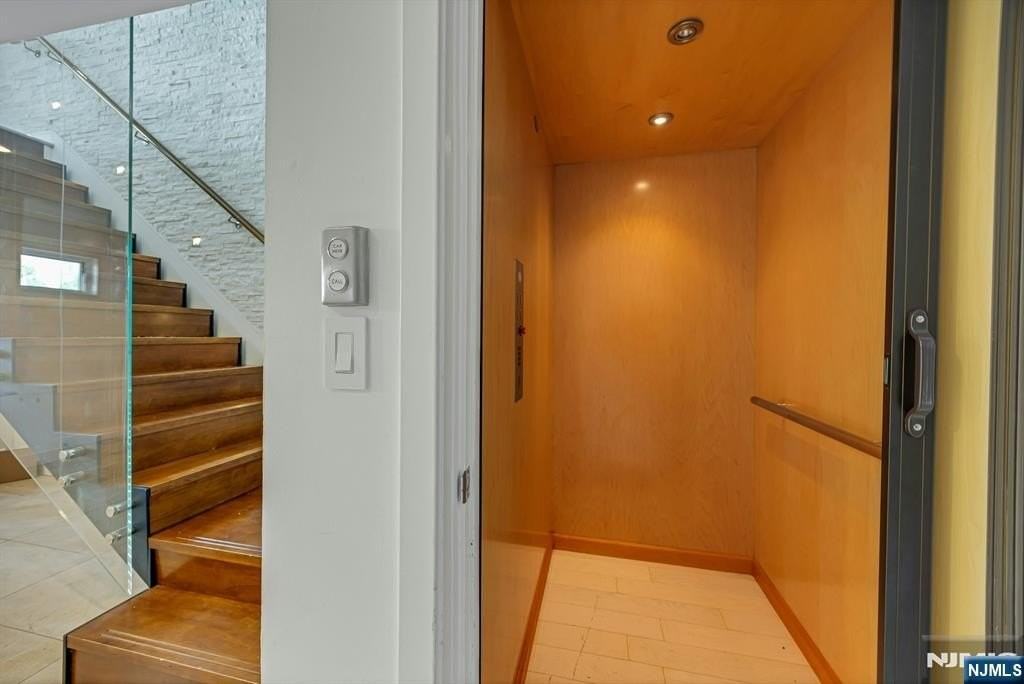 757 Undercliff Ave #A - Photo 5 of 48