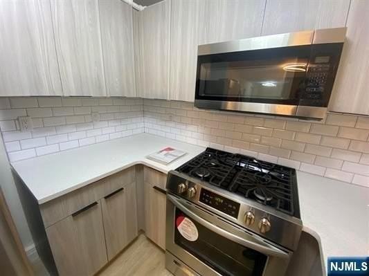 95 Orient Way #CC - Photo 3 of 17