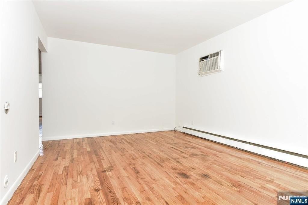 348 Westminster Pl #1 - Photo 5 of 19
