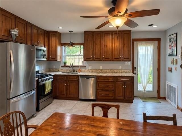 714 Mehle St - Photo 6 of 22