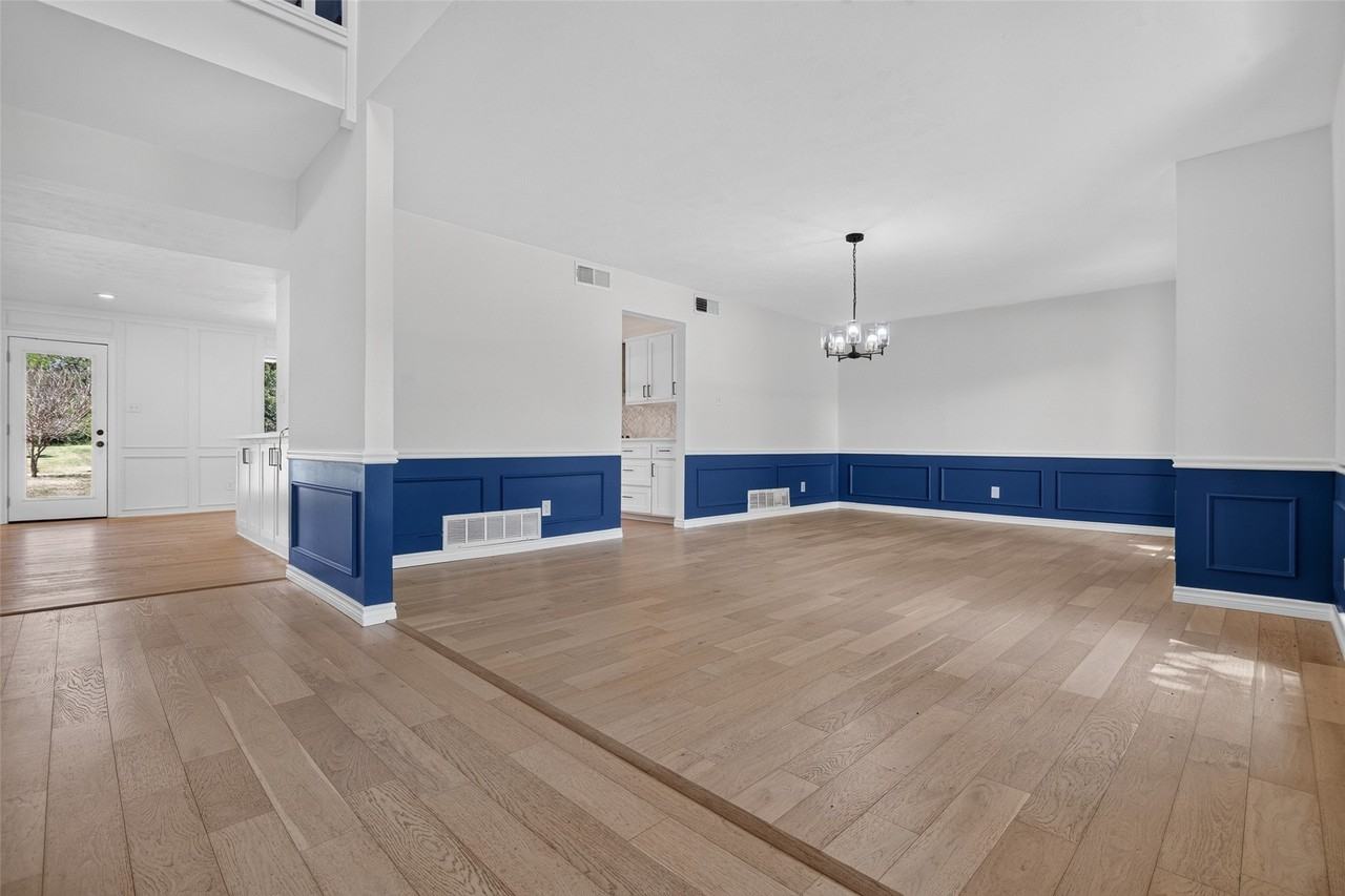 5049 Golden Cir - Photo 6 of 25