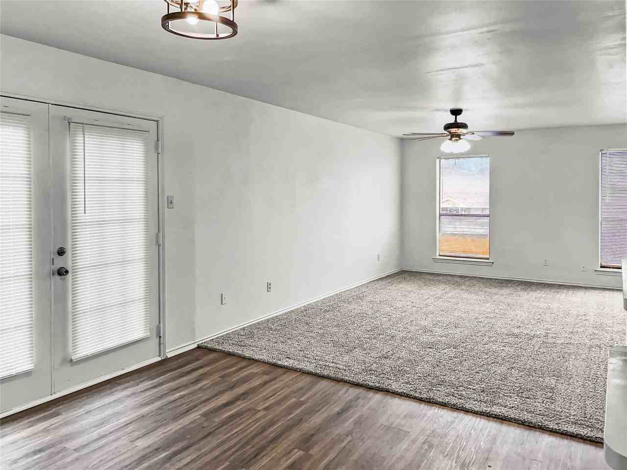 4100 Green Acres Cir - Photo 5 of 15