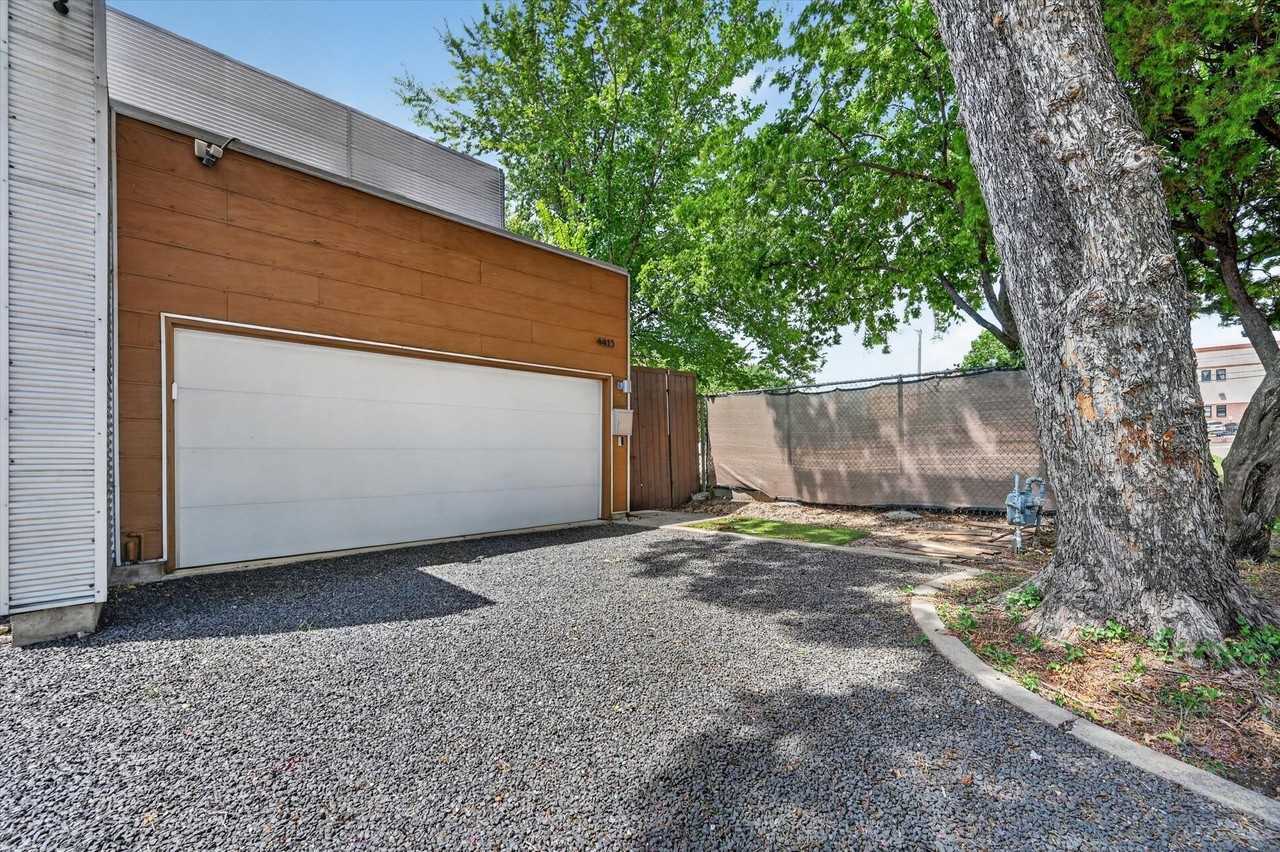 4413 Roseland Ave - Photo 3 of 25