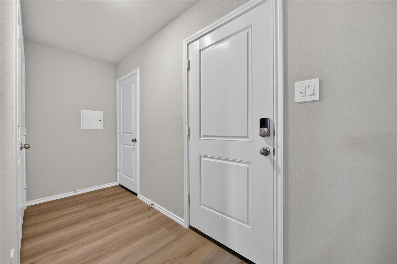 5413 Flannel Ln - Photo 4 of 28