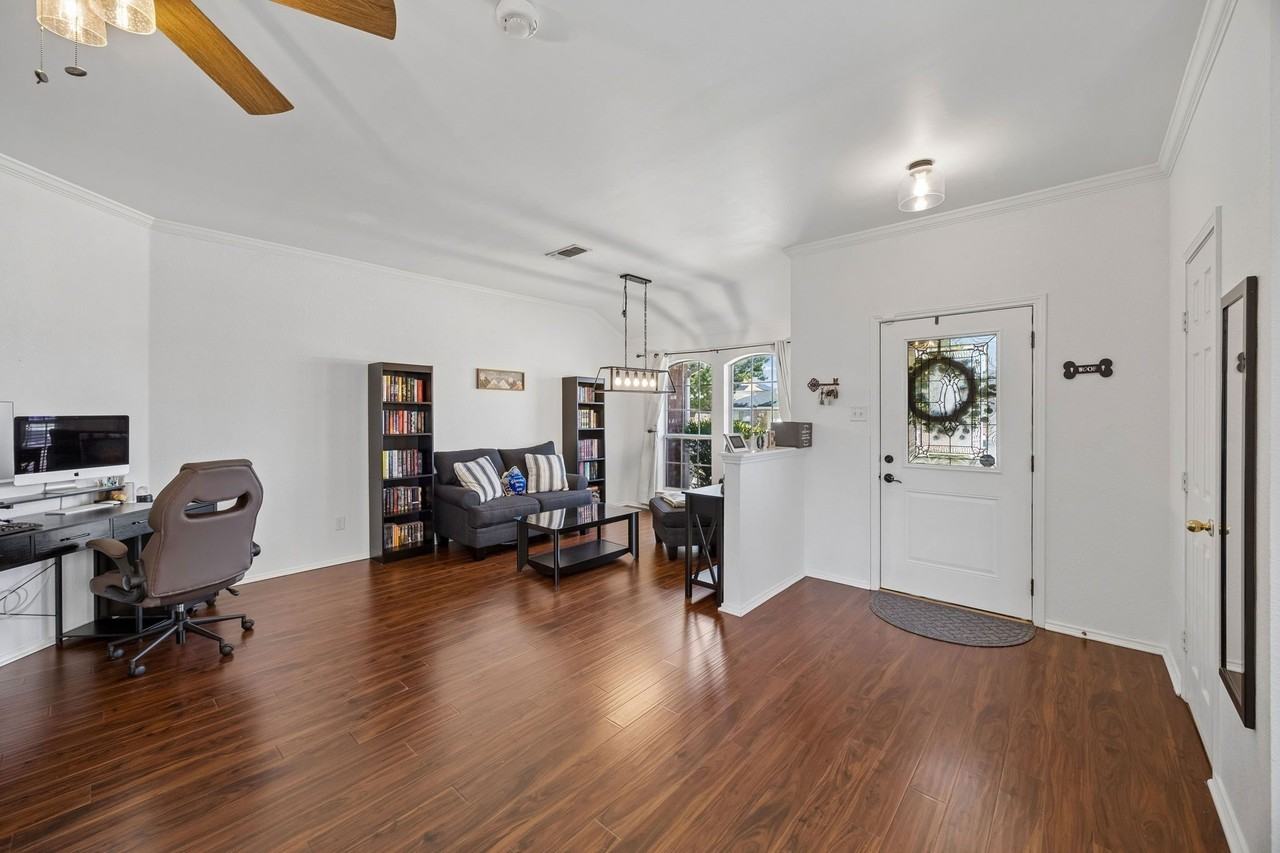 9205 Nathan Dr - Photo 6 of 31