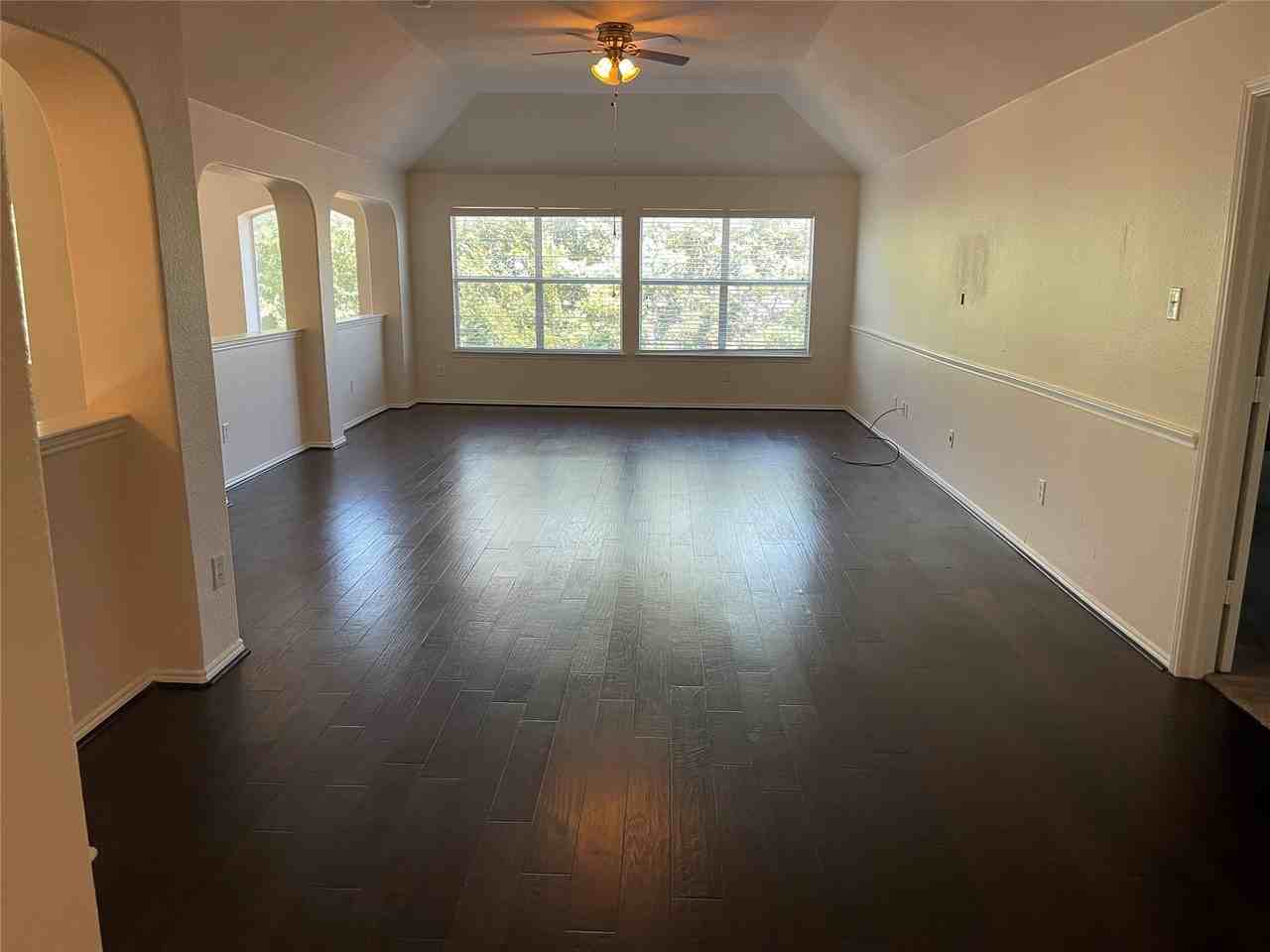 714 Crockett Dr - Photo 2 of 40