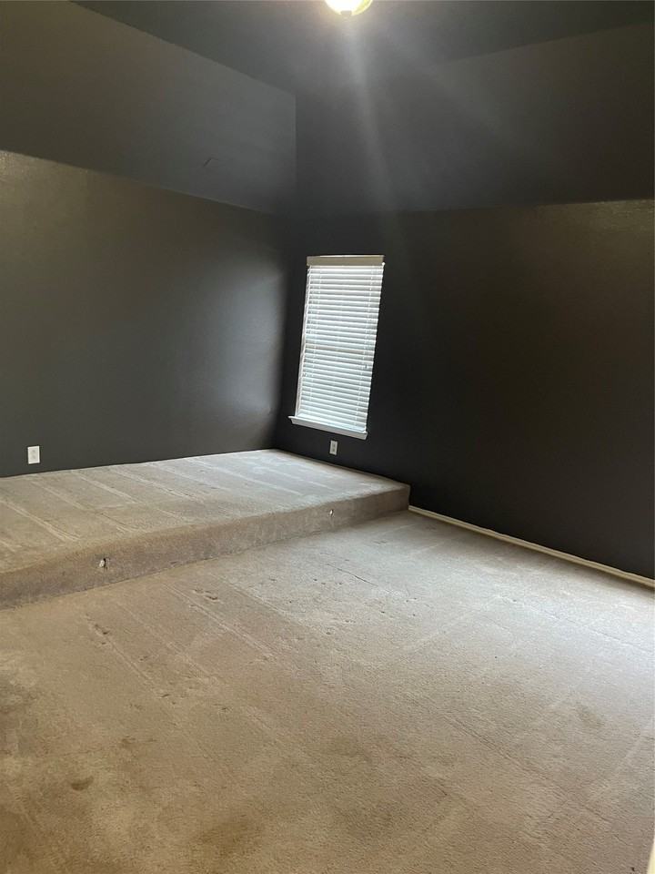 714 Crockett Dr - Photo 4 of 40