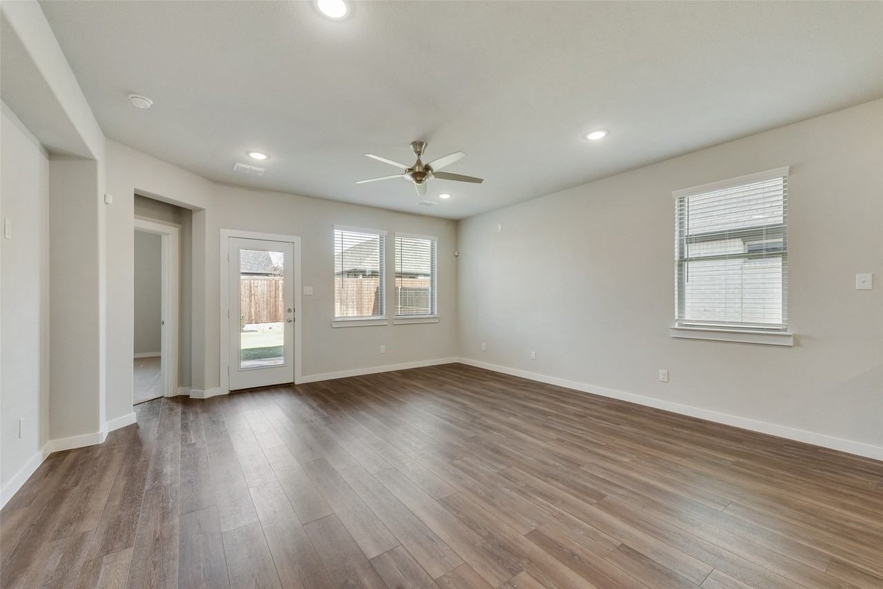 2637 Sonnier Cir - Photo 7 of 21
