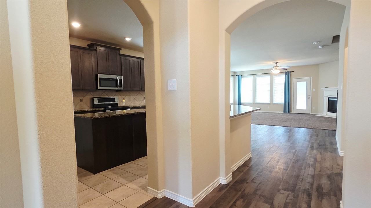 3220 Sunny Hill Way - Photo 6 of 30