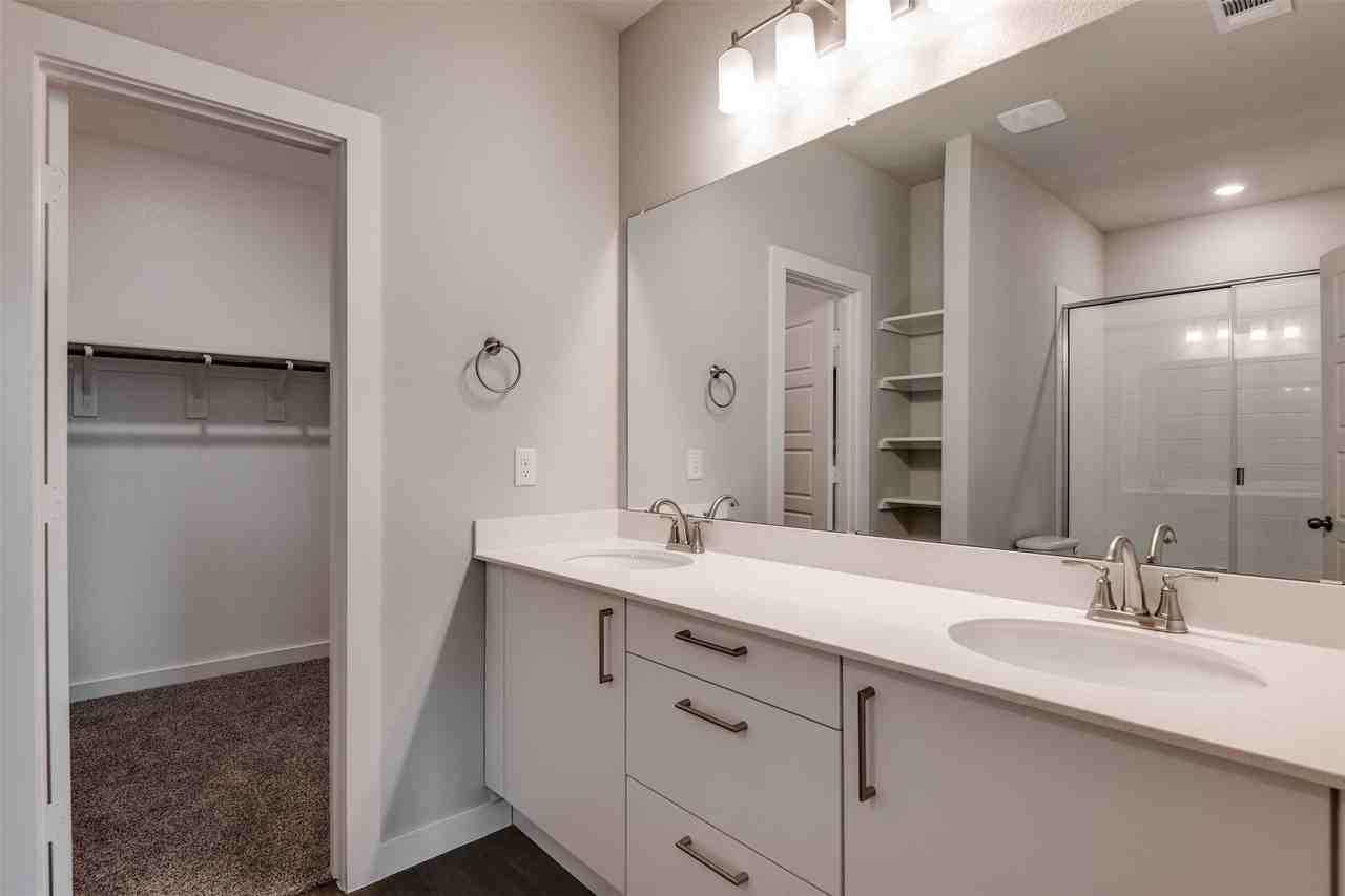 705 Blackland Dr - Photo 5 of 21