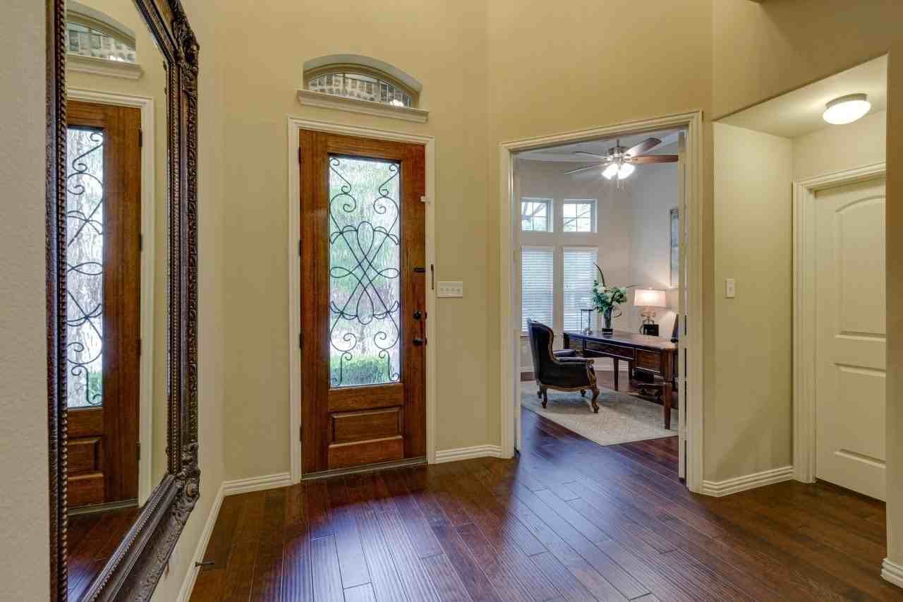 6904 Helena Way - Photo 5 of 40