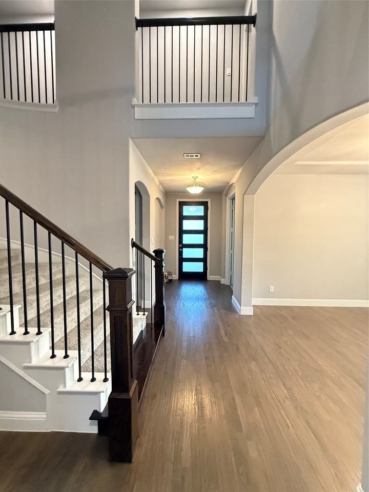 11818 Antler Dr - Photo 3 of 32