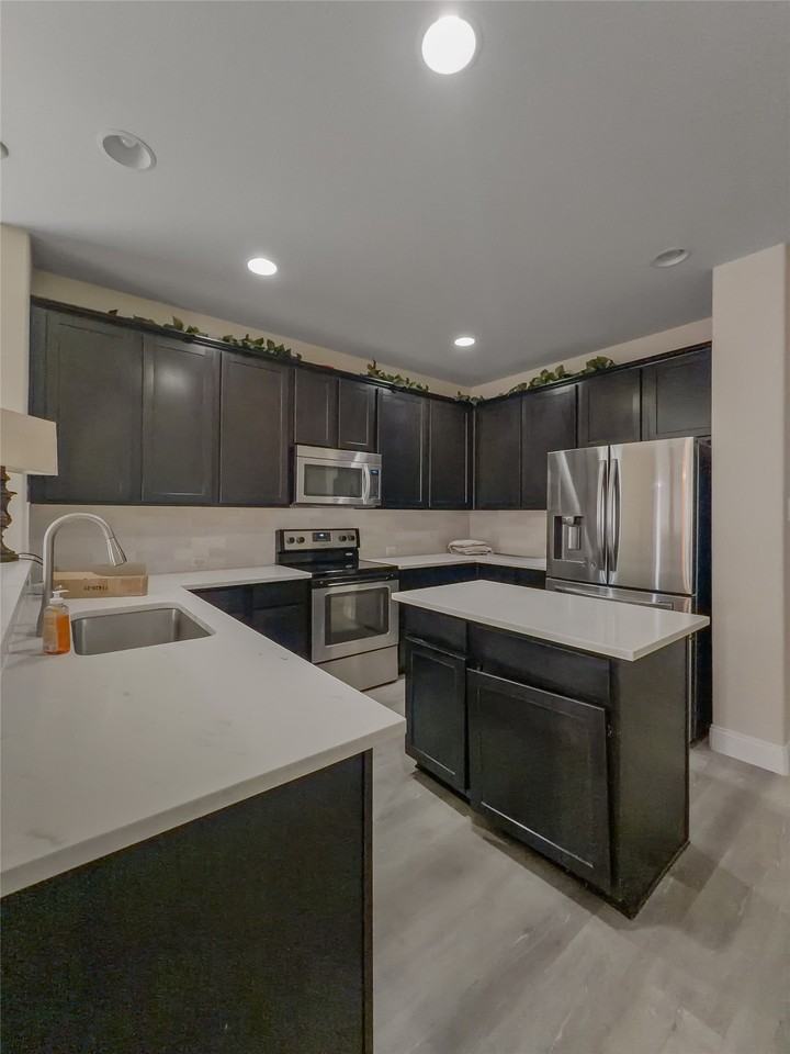 4537 Red Robin Ct - Photo 5 of 20
