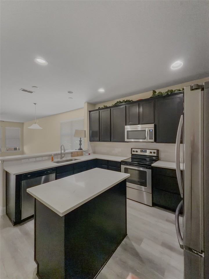 4537 Red Robin Ct - Photo 6 of 20
