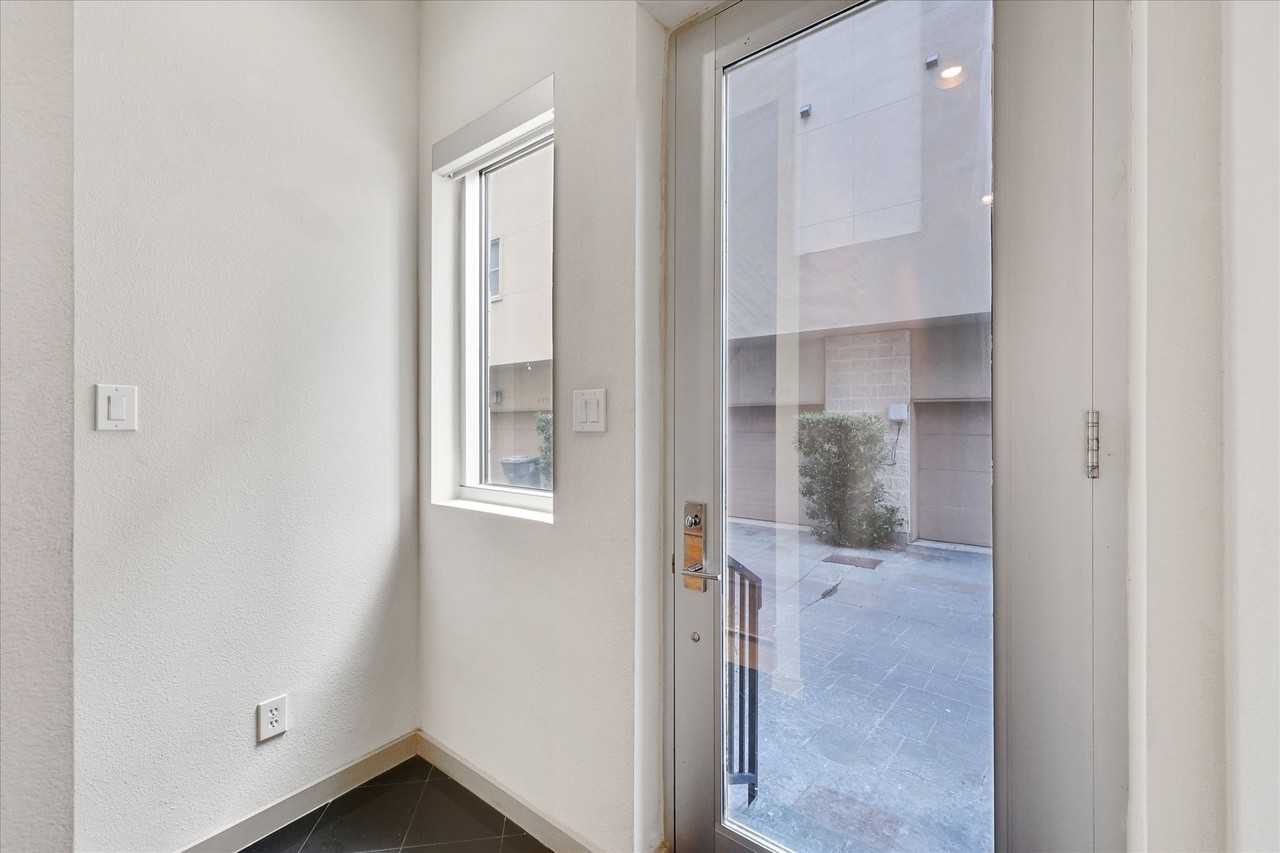 745 Cannen John Ln - Photo 4 of 34