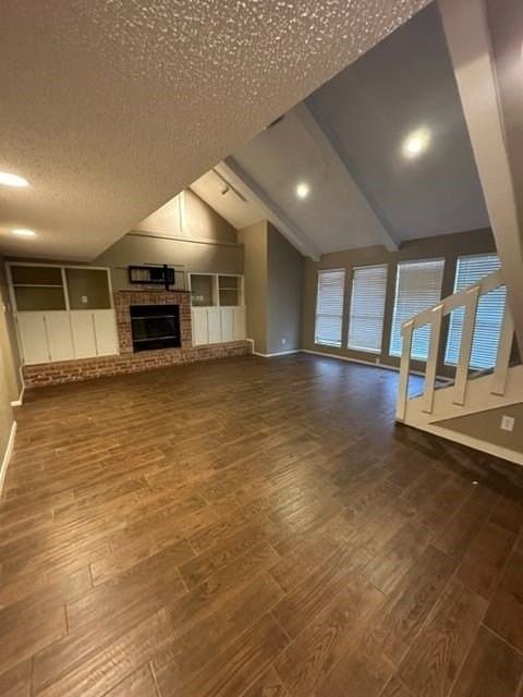 23 Harbour Town St - Photo 4 of 21