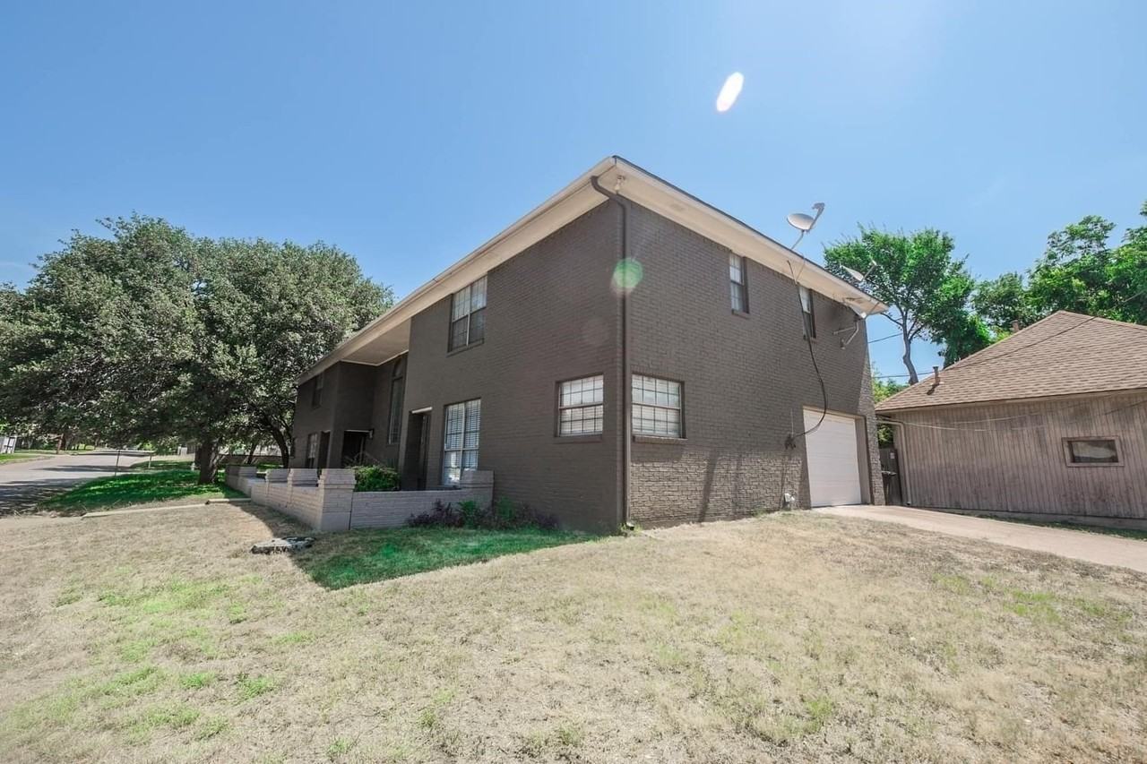 5439 Pershing Ave - Photo 4 of 22