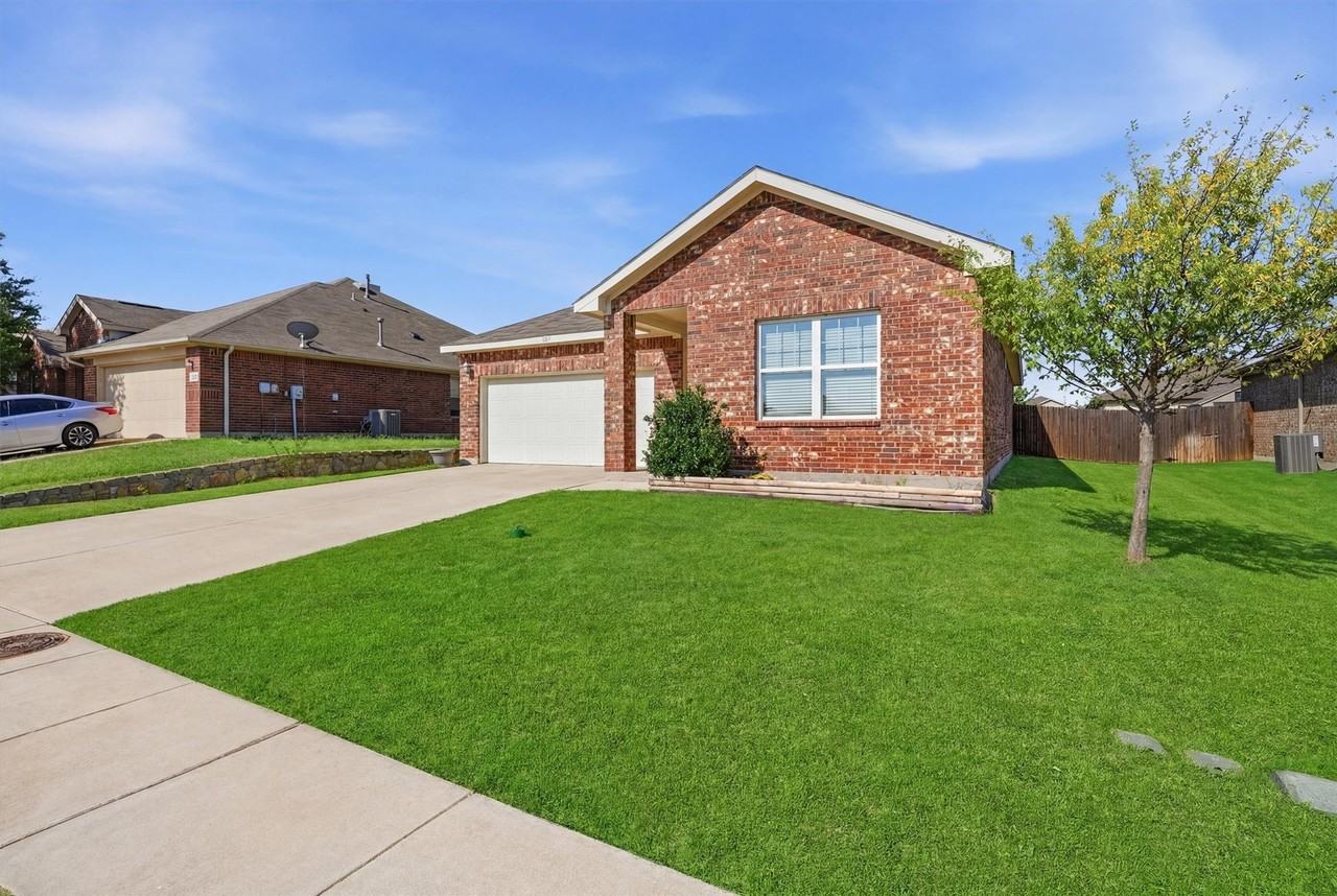 540 S Heights Dr - Photo 4 of 32
