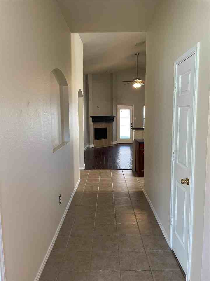 1937 Creek Crossing Dr - Photo 2 of 11