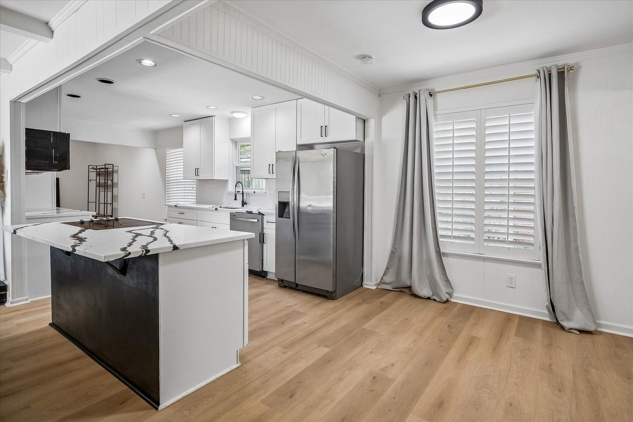 11070 Delford Cir - Photo 5 of 16
