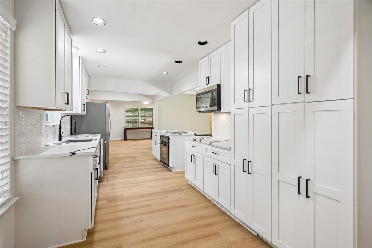 11070 Delford Cir - Photo 7 of 16