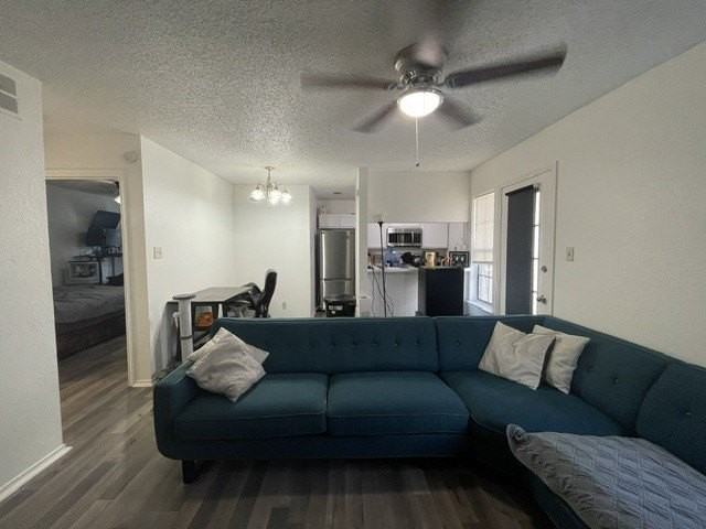 1745 Crest Grove Dr - Photo 3 of 19