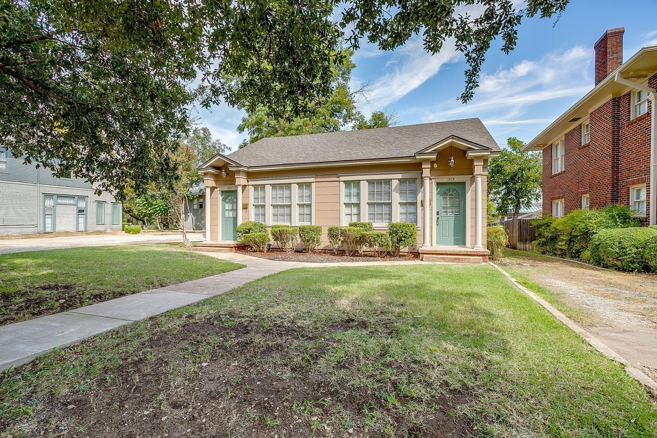 1622 Mistletoe Blvd - Photo 4 of 20